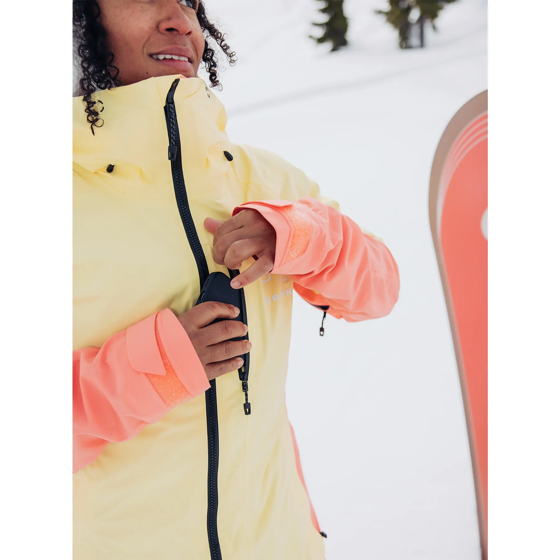 Burton Women's [ak] Upshift GORE-TEX 2L Jacket 2024