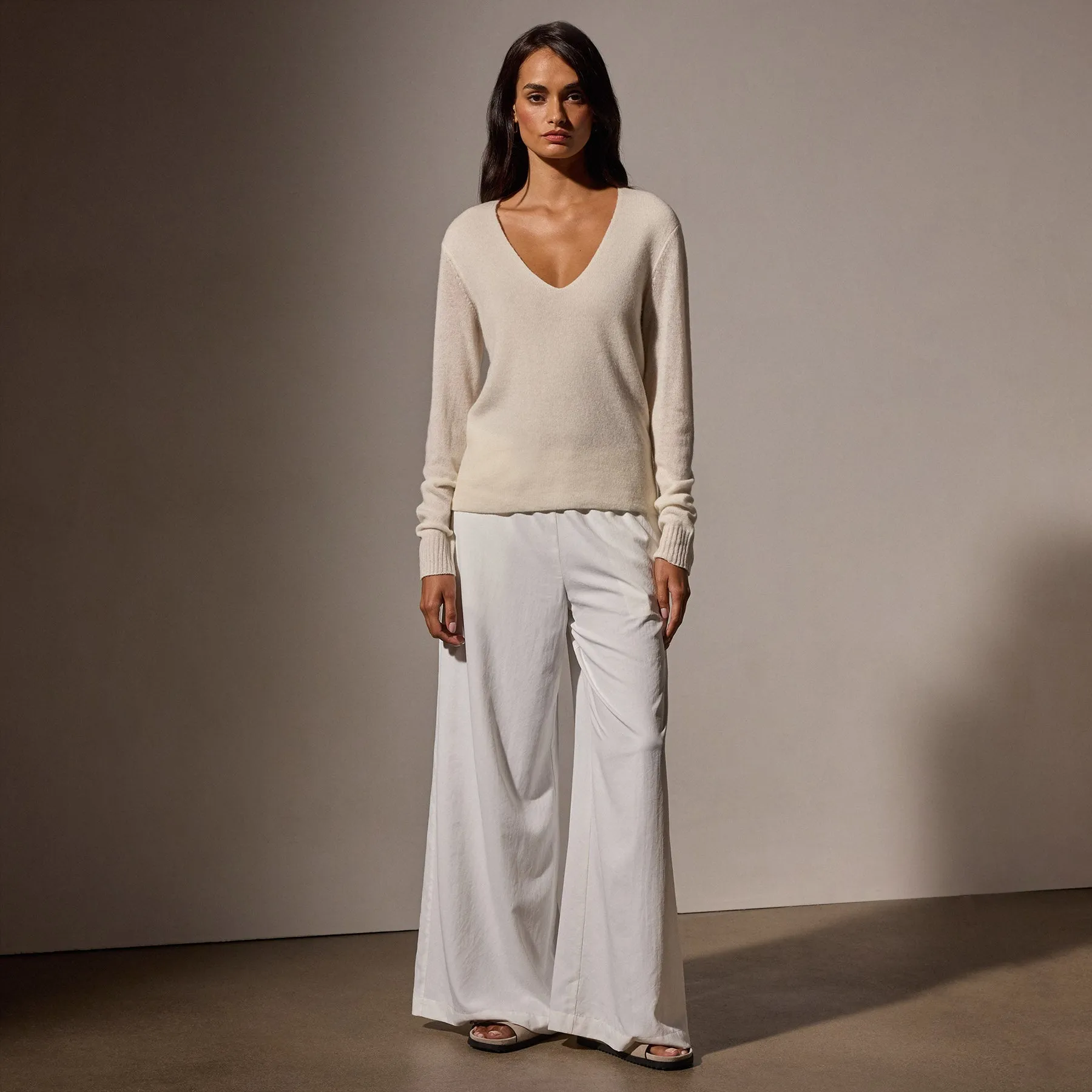 Soft Featherweight Cashmere Deep V Sweater - Oyster