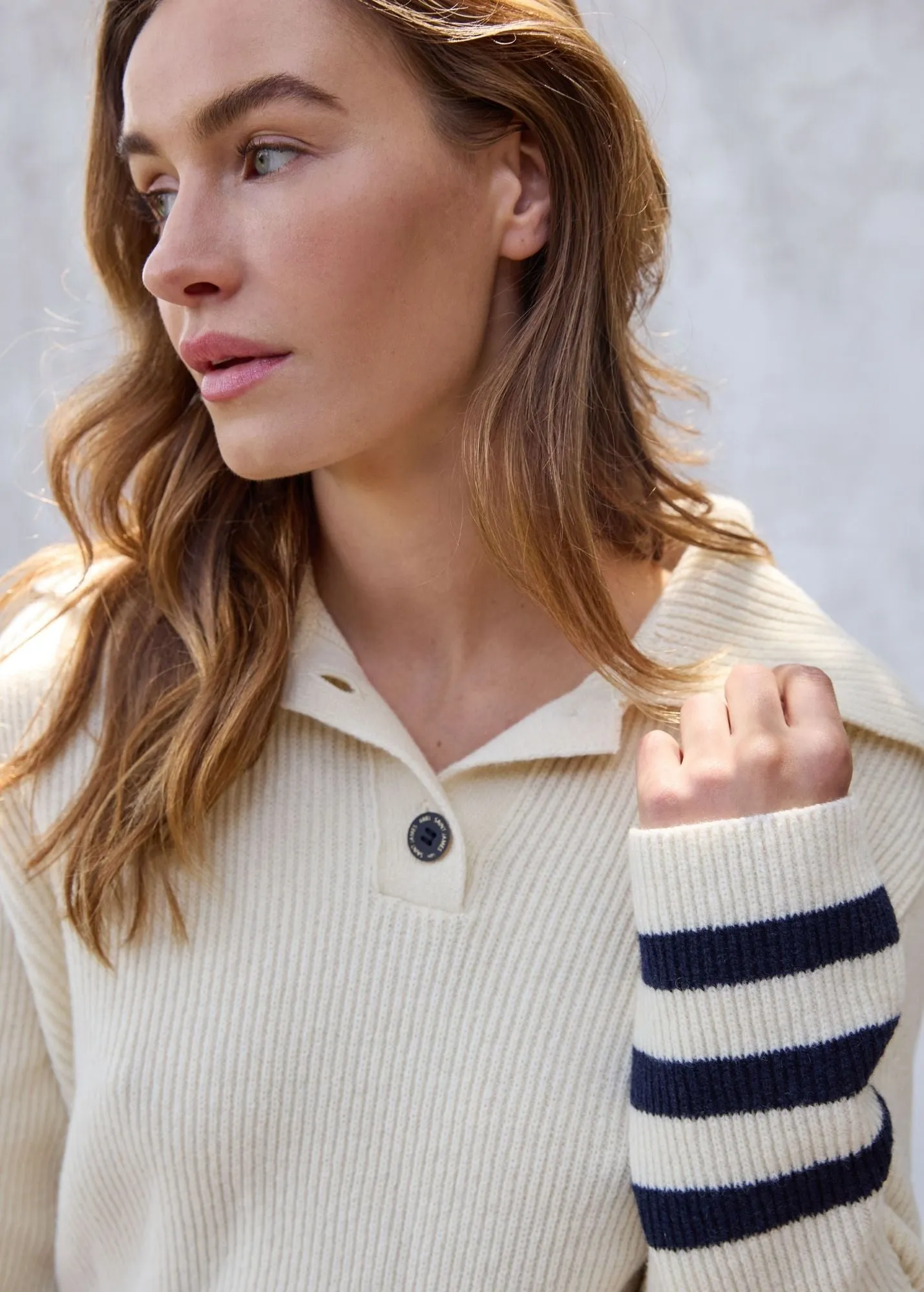 VANOISE - Button-Down Collar Sweater with Flared Long Sleeves | 100% Wool (IVORY / NAVY)